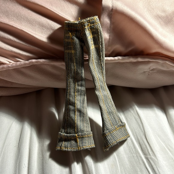 Bratz Doll Clothes. - Picture 4 of 9